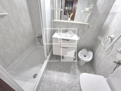 Inmueble en Grupo Virgen de la Salud    8º, Barcelona