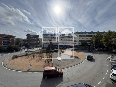 Inmueble en Plaza Vi    1, Barcelona