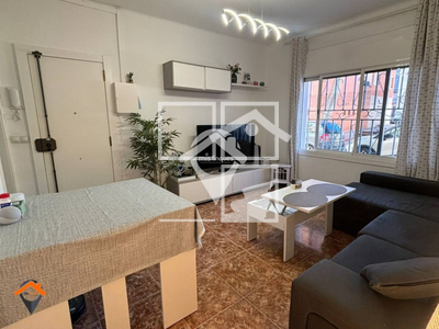 Inmueble en Calle Penedès    Bajo, Barcelona