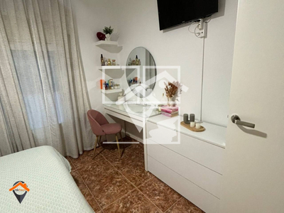 Inmueble en Calle Penedès    Bajo, Barcelona