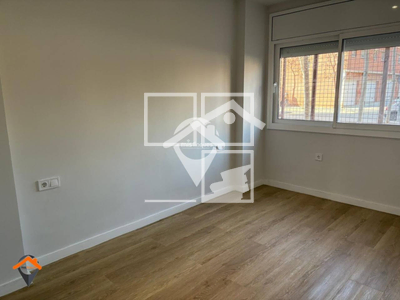 Inmueble en Avenida Alcalde Moix    Bajo, Barcelona