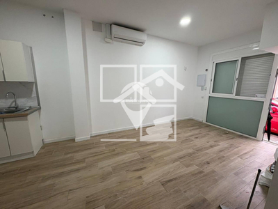 Inmueble en Calle Gironès    Bajo, Barcelona